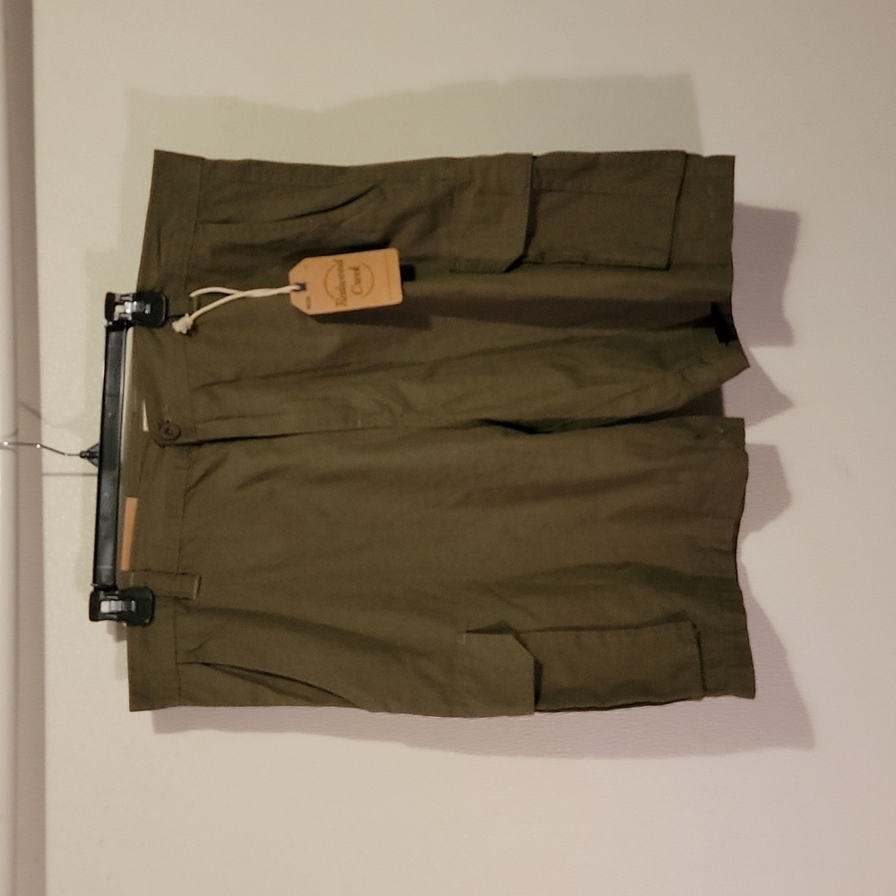 Redwood Creek Mens cargo shorts. size 40